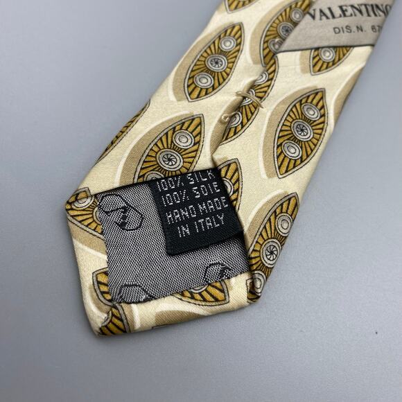 Valentino Cravatte 100% Silk Made In Italy Neck‎ Tie Beige Tan Geometric - Picture 8 of 8